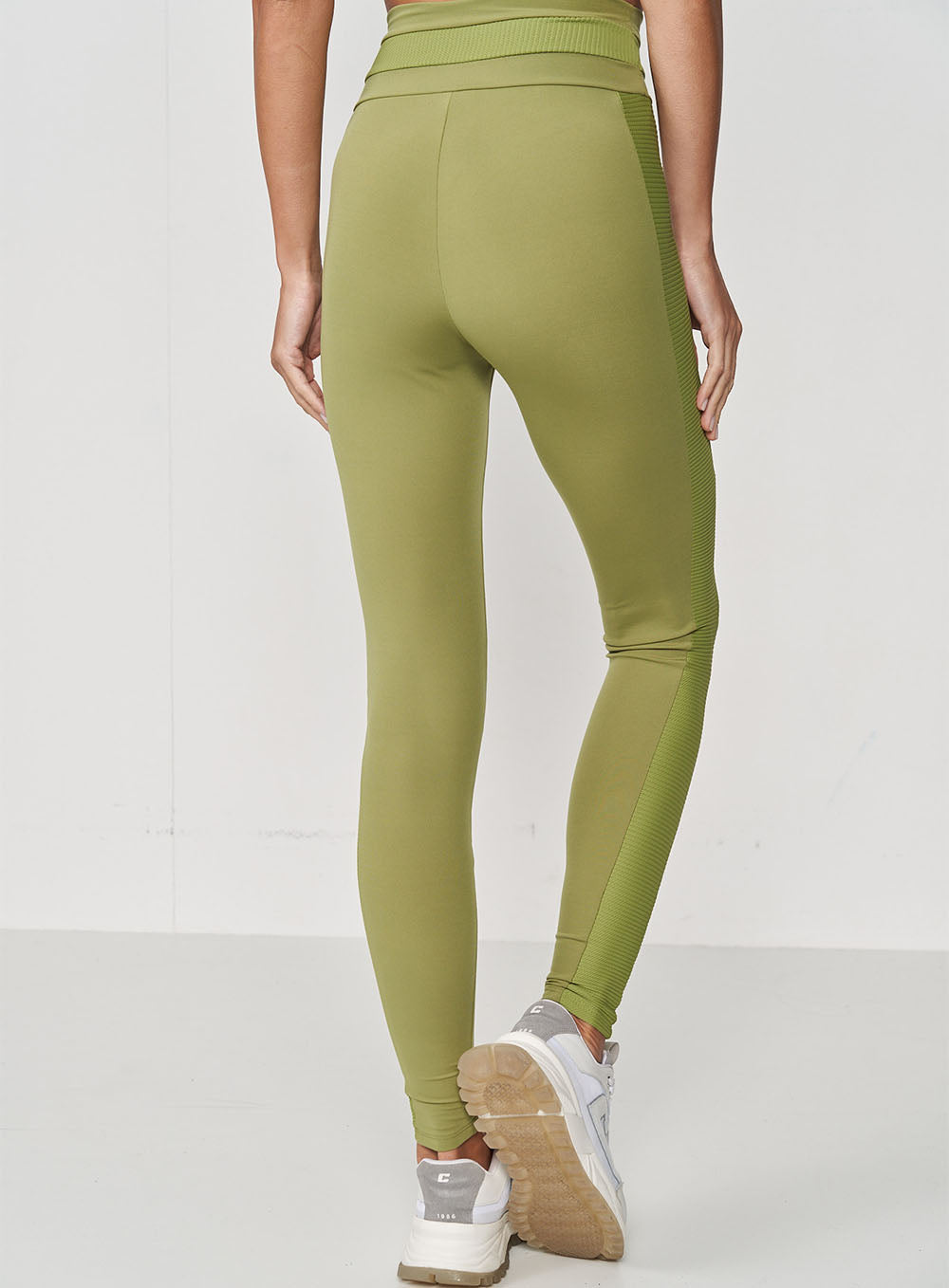 Conjunto Colcci Sport Canelado Top/Calça Legging