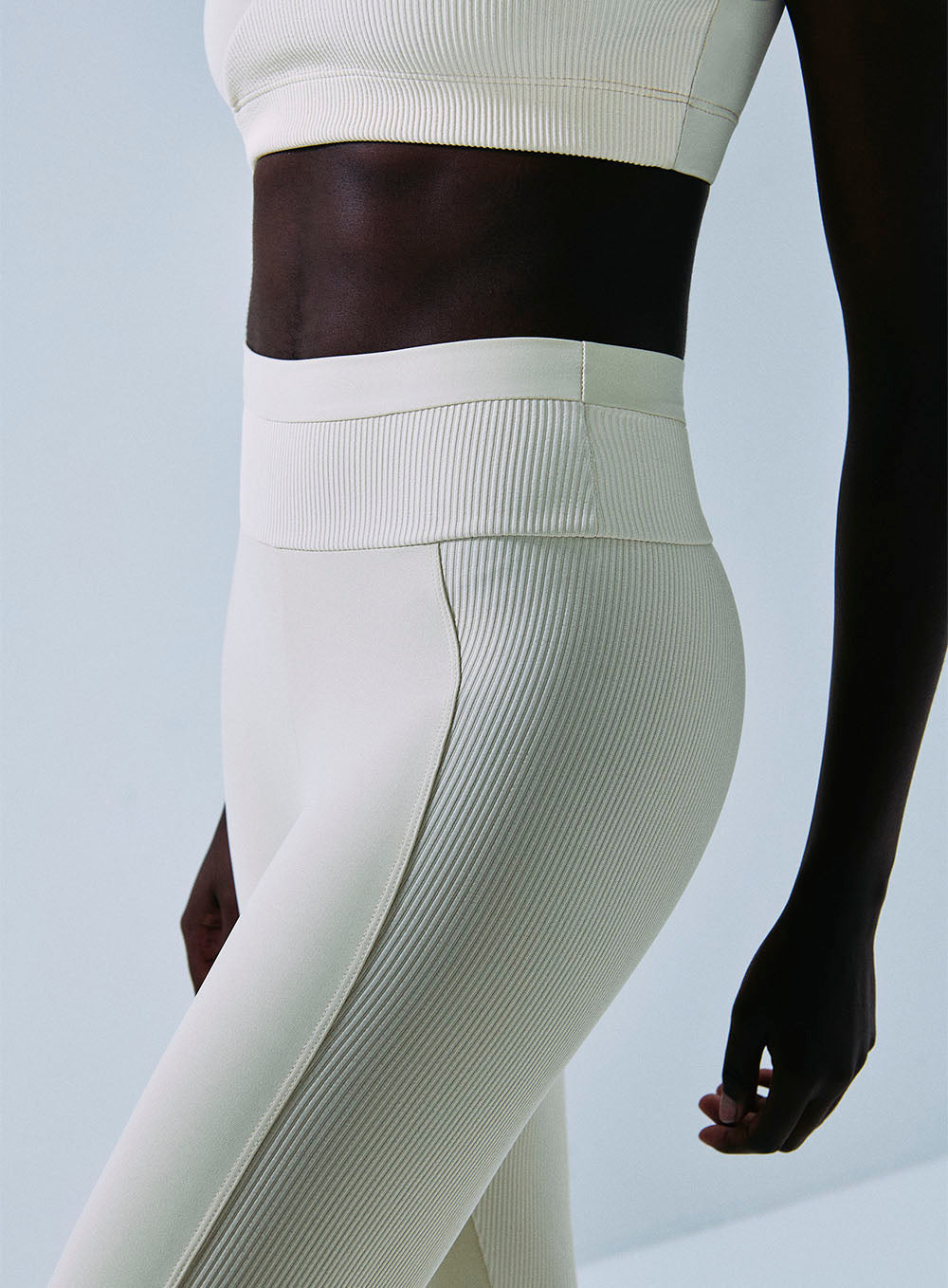 Conjunto Colcci Sport Top/Legging Bege Maxxi Best Move